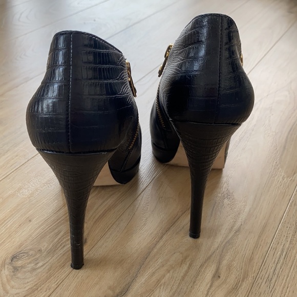Michael Kors - Size 9 Women’s Black High Heel - Picture 2 of 3